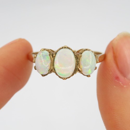 187 - 9ct gold opal three stone vintage ring (2.9g) Size  T