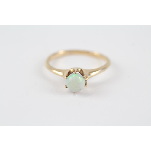 137 - 14ct gold single stone opal ring (2.7g) Size  R