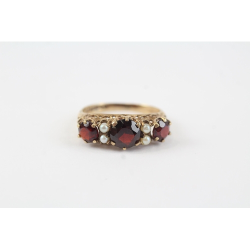 152 - 9ct gold garnet & pearl antique ring (2.9g) Size  M 1/2