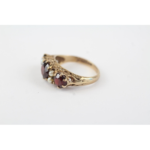 152 - 9ct gold garnet & pearl antique ring (2.9g) Size  M 1/2