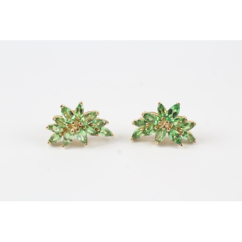 160 - 9ct gold peridot cluster floral stud earrings (3.6g)