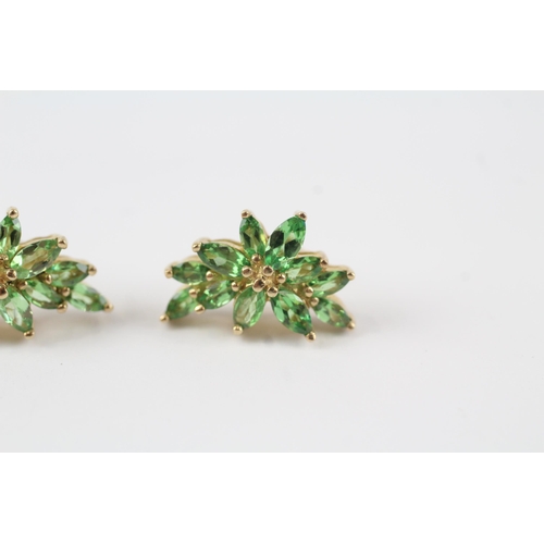 160 - 9ct gold peridot cluster floral stud earrings (3.6g)