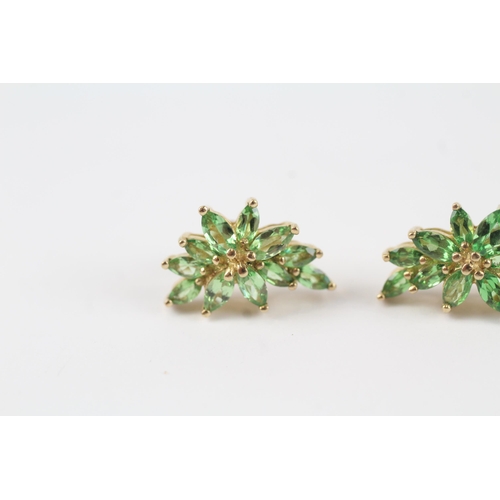 160 - 9ct gold peridot cluster floral stud earrings (3.6g)