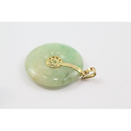 167 - 18ct gold jade pendant (3.5g)