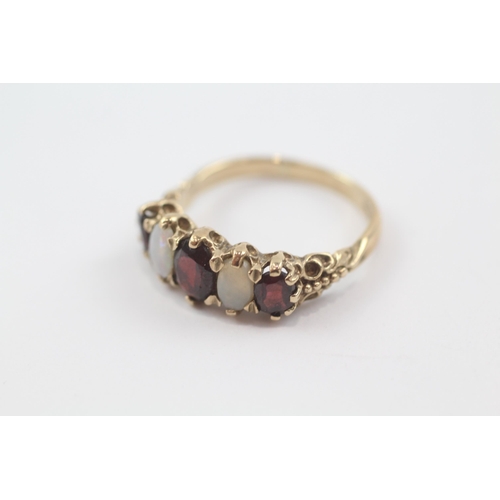 169 - 9ct gold vintage garnet & opal five stone ring (3.7g) Size  S