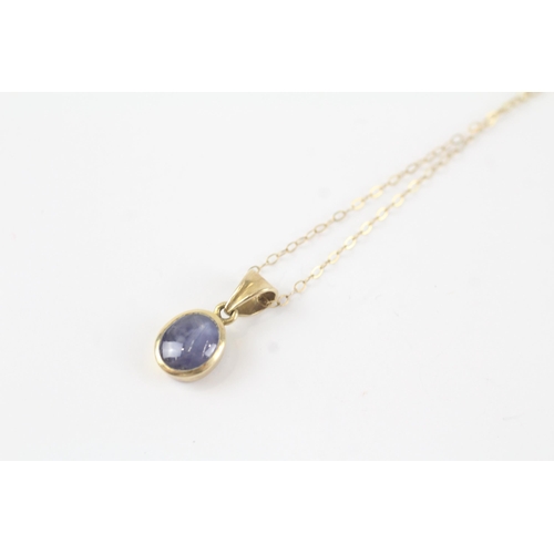 180 - 9ct gold star sapphire pendant & chain (2.2g)