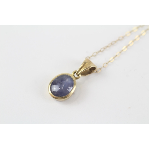 180 - 9ct gold star sapphire pendant & chain (2.2g)