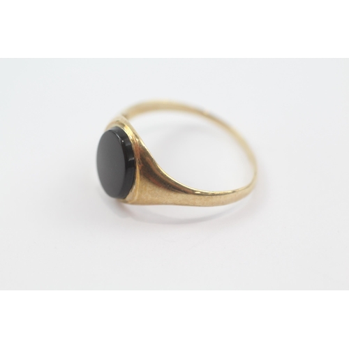 191 - 9ct gold vintage onyx signet ring (2.7g) Size  Z