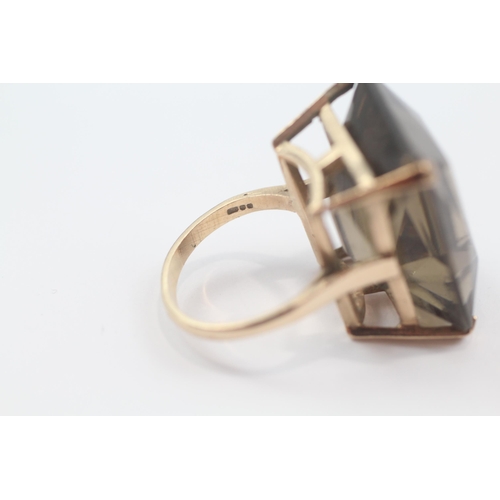 44 - 9ct gold vintage smokey quartz dress ring (14.6g) Size  O