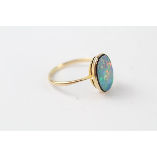 64 - 14ct gold vintage opal doublet dress ring (2g) Size  O