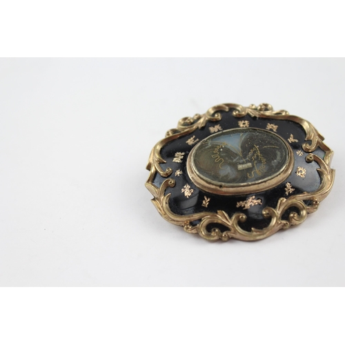 229 - Antique mourning brooch with hair work (22g)