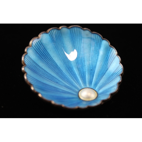 236 - Silver enamel shell brooch by Norwegian maker Ivar T Holth (15g)