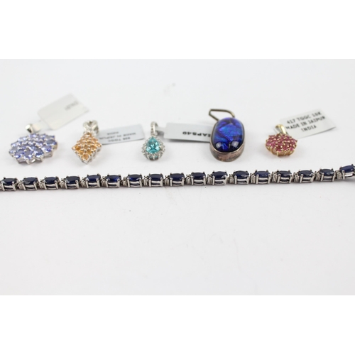 238 - A collection of silver jewellery including gemstone (27g)