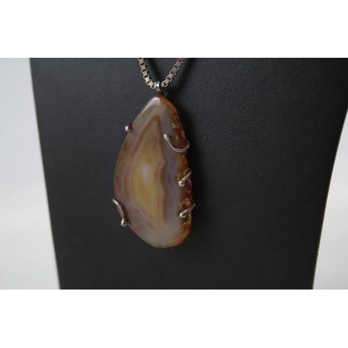 255 - Silver necklace with Agate slice pendant (37g)