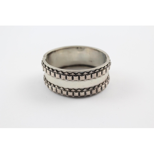 260 - Silver antique Victorian bangle (30g)