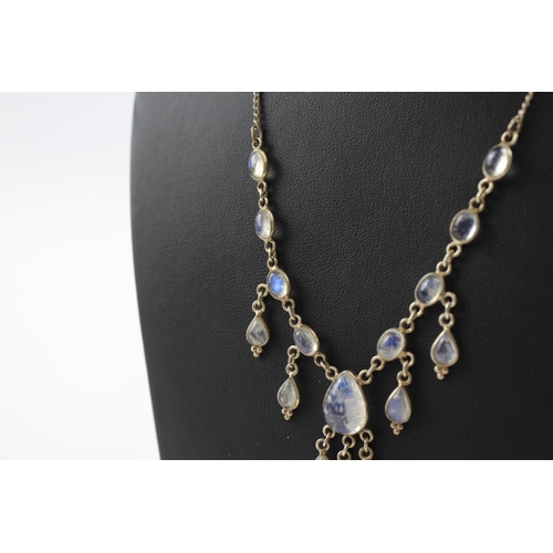 262 - Silver necklace set with Moonstone (9g)