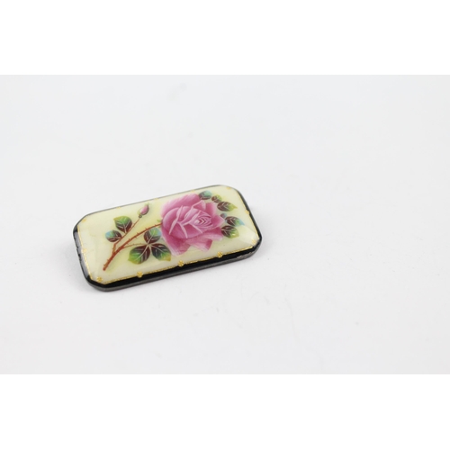 275 - Silver antique enamel brooch with rose design (11g)