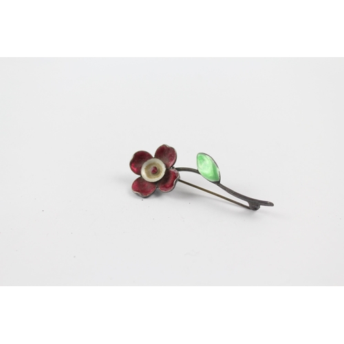 284 - Silver enamel flower brooch by maker Bernard Instone (6g)