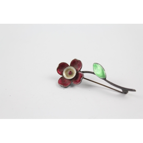 284 - Silver enamel flower brooch by maker Bernard Instone (6g)