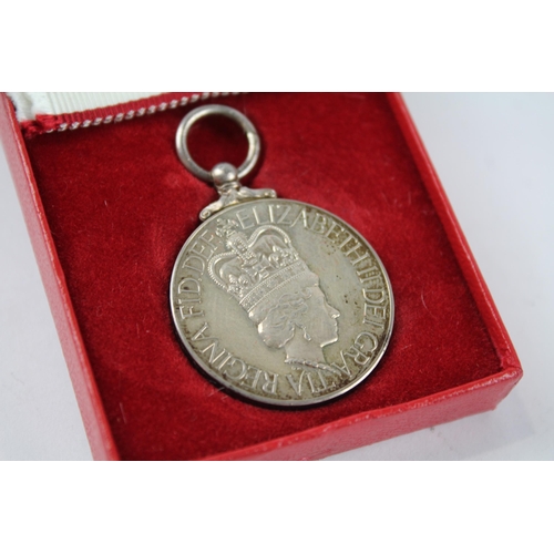 323 - Boxed ER.II 1977 Silver Jubilee Medal