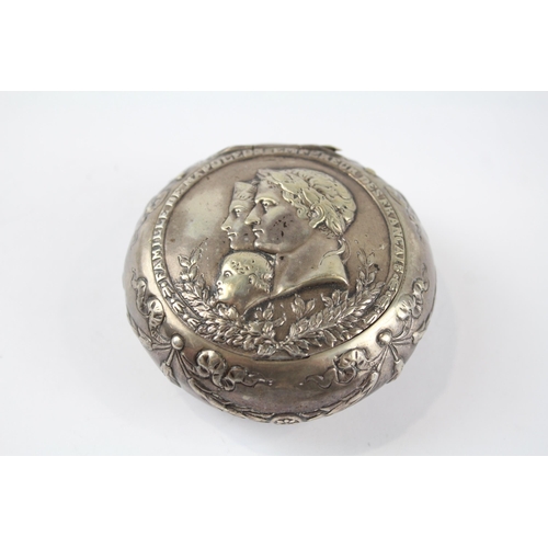 353 - Antique / Vintage .800 Continental Silver Figural Squeeze Action Snuff Box (63g)