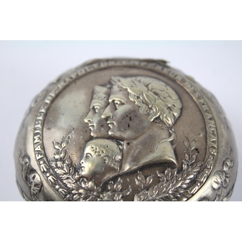 353 - Antique / Vintage .800 Continental Silver Figural Squeeze Action Snuff Box (63g)