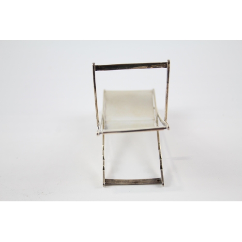 358 - Vintage Hallmarked 1979 London Sterling Silver Snuff Novelty Deck Chair (39g)