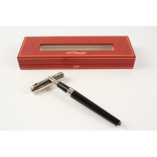 449 - S.T DUPONT Black Lacquer & Chrome Fountain Pen w/ 18ct White Gold Nib WRITING