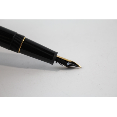 452 - MONTBLANC Meisterstuck Black Fountain Pen w/ 14ct White Gold Nib WRITING