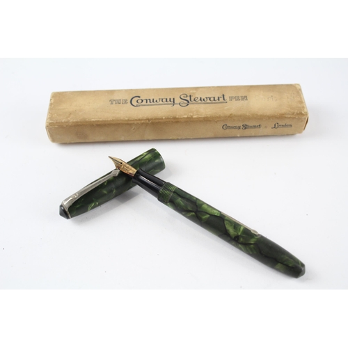 471 - Vintage CONWAY STEWART 15 Green FOUNTAIN PEN w/ 14ct Gold Nib WRITING Boxed