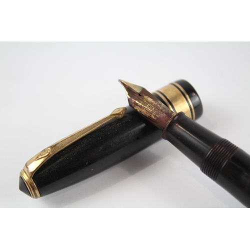 472 - Vintage CONWAY STEWART 100 Black FOUNTAIN PEN w/ 14ct Gold Nib WRITING