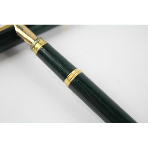 487 - Vintage WATERMAN Ideal Green Lacquer Fountain Pen w/ 18ct Gold Nib WRITING