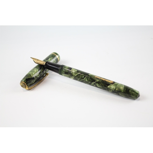 494 - Vintage CONWAY STEWART 85 Green FOUNTAIN PEN w/ 14ct Gold Nib WRITING