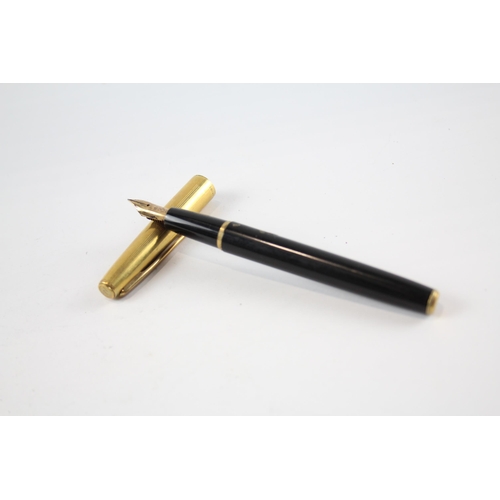 498 - Vintage WATERMAN Black Fountain Pen w/ 18ct Gold Nib, Gold Plate Cap WRITING