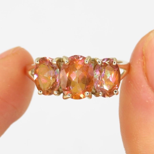 132 - 9ct gold mystic topaz trilogy ring (2.6g) Size  P