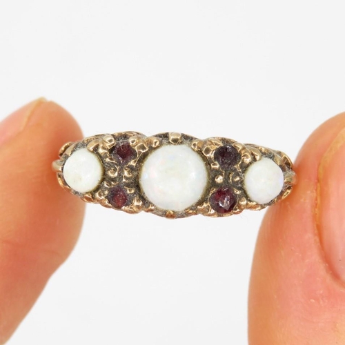 140 - 9ct gold opal & garnet antique ring (3g) Size  L