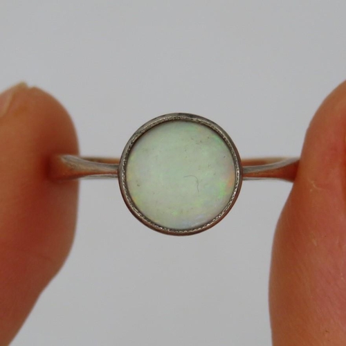 73 - 9ct gold antique opal solitaire ring (1.4g) Size  M