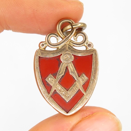 95 - 9ct gold antique carnelian masonic fob (3.3g)