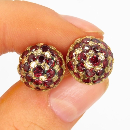 151 - 9ct gold antique garnet cluster dome stud earrings (2.9g)