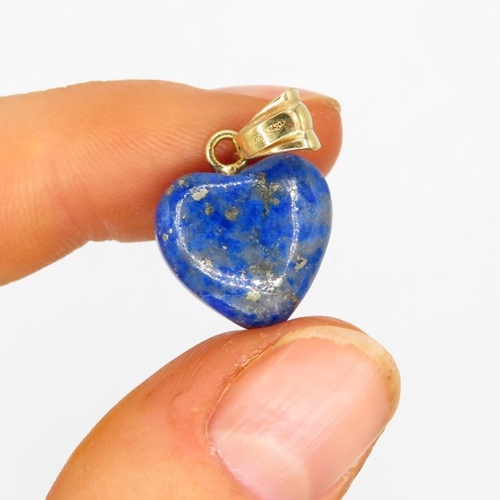 157 - 18ct gold lapis heart pendant (2.6g)