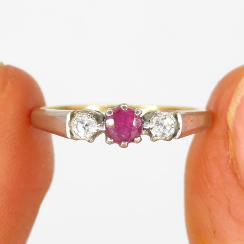 168 - 18ct gold antique ruby & diamond trilogy ring (2.5g) Size  L