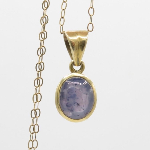 180 - 9ct gold star sapphire pendant & chain (2.2g)