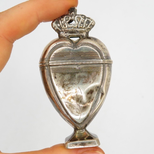 385 - Antique / Vintage .800 Continental Silver Heart Shaped Vesta / Match Case 19g