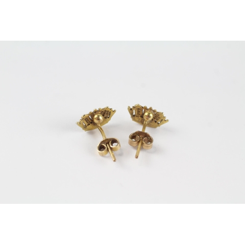 113 - 9ct gold seed pearl crown stud earrings (1.3g)