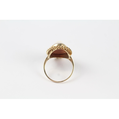 125 - 9ct gold shell cameo dress ring (4.1g) Size  U