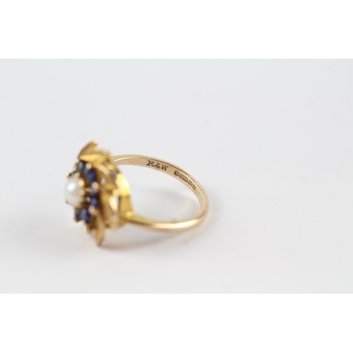 134 - 9ct gold sapphire & cultured pearl vintage dress ring (3.1g) Size  L