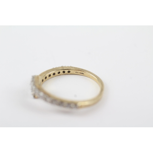 14 - 9ct gold vintage diamond set bypass ring (2.1g) Size  N