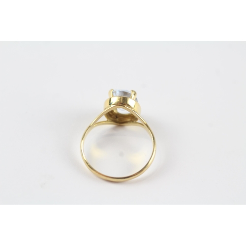 142 - 9ct gold synthetic spinnel dress ring (3.6g) Size  Q