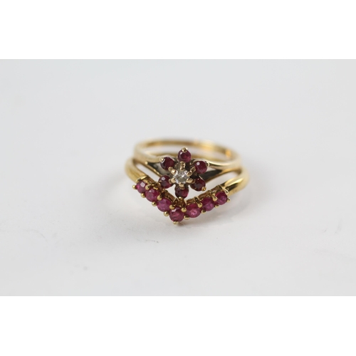 172 - 2 x 9ct gold diamond, ruby & synthetic ruby rings inc. chevron (3g) Size  J + N