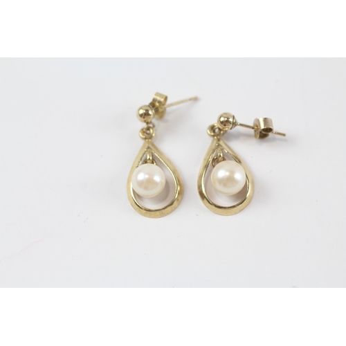 182 - 2x 9ct gold cultured pearl drop earrings (2.7g)